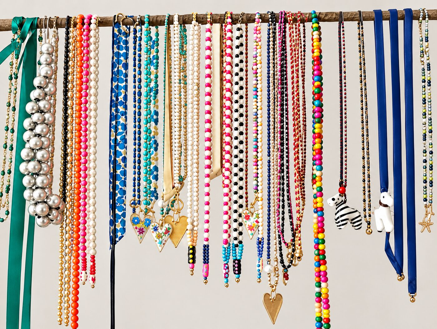 Ketten und Accessoires im Pop Up Store